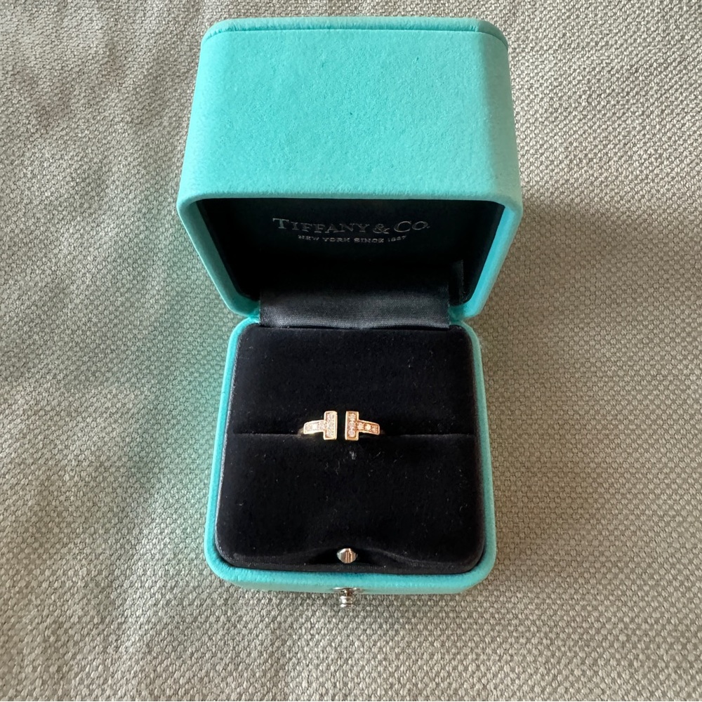 ⭐️Tiffany⭐️T Diamond 18K Gold Wire Ring - Picture 8 of 12